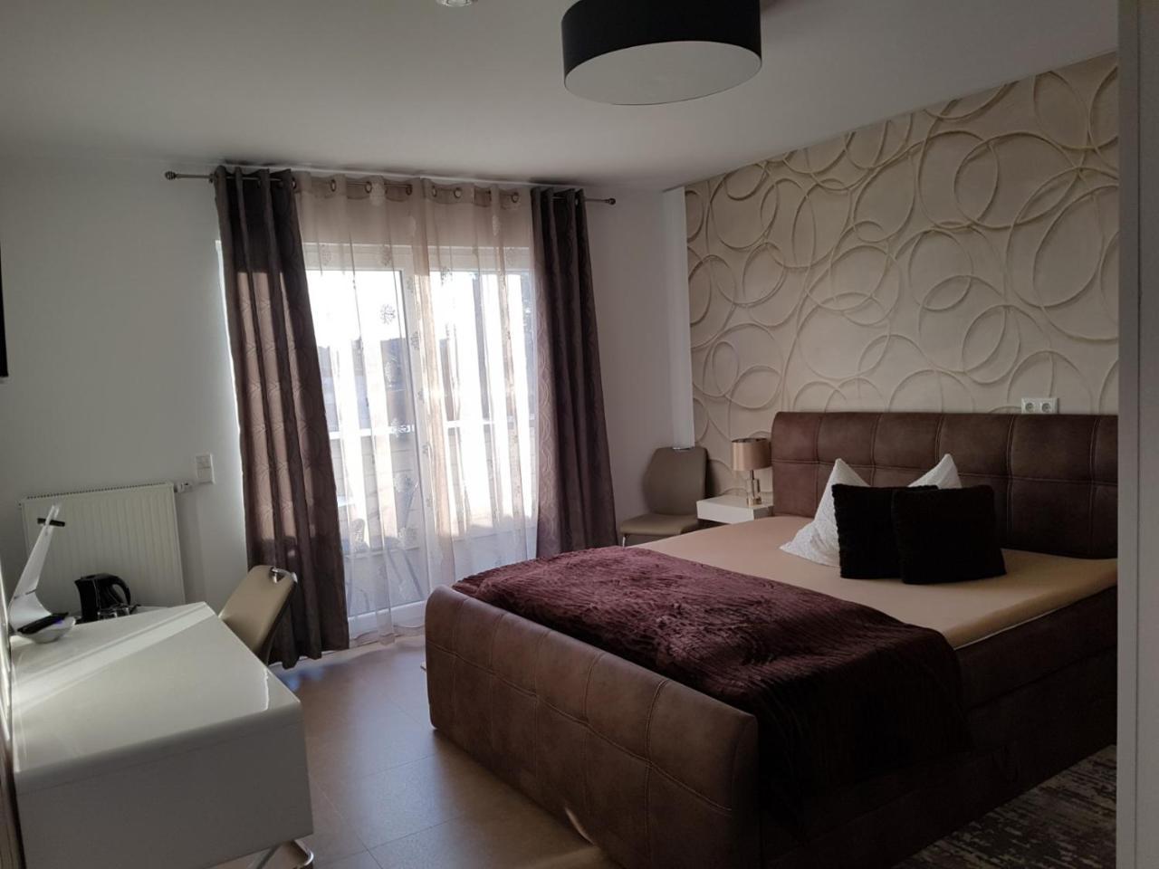 Aparthotel Magnolia Oberursel Ngoại thất bức ảnh